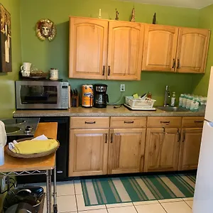 One Bed Near Beaches And Downtown Holiday home